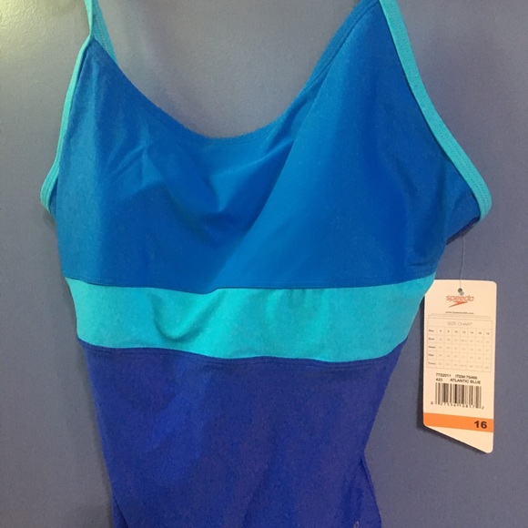 Speedo One Piece - Picture 5 of 6